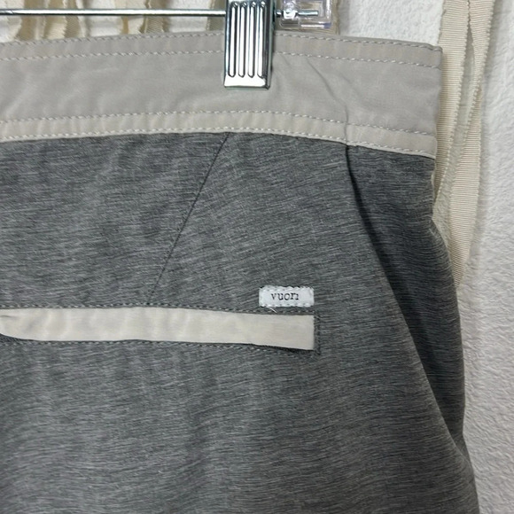 Vuori Gray and Black Men's Cruise Boardshort Size L - Picture 6 of 12